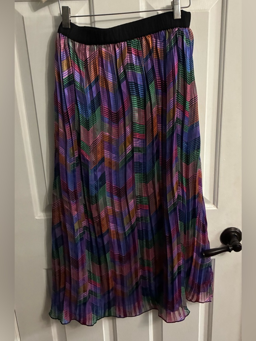 Pleated Maxi Skirt in Multicolor Chevron